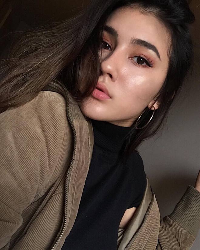 Hội con lai đang hot nhất trên MXH: Toàn là gương mặt nổi bật trong 'vũ trụ hot girl', có người sinh 2002 đã cực kỳ nóng bỏng - 14 Hội con lai đang hot nhất trên MXH: Toàn là gương mặt nổi bật trong 'vũ trụ hot girl', có người sinh 2002 đã cực kỳ nóng bỏng - 14