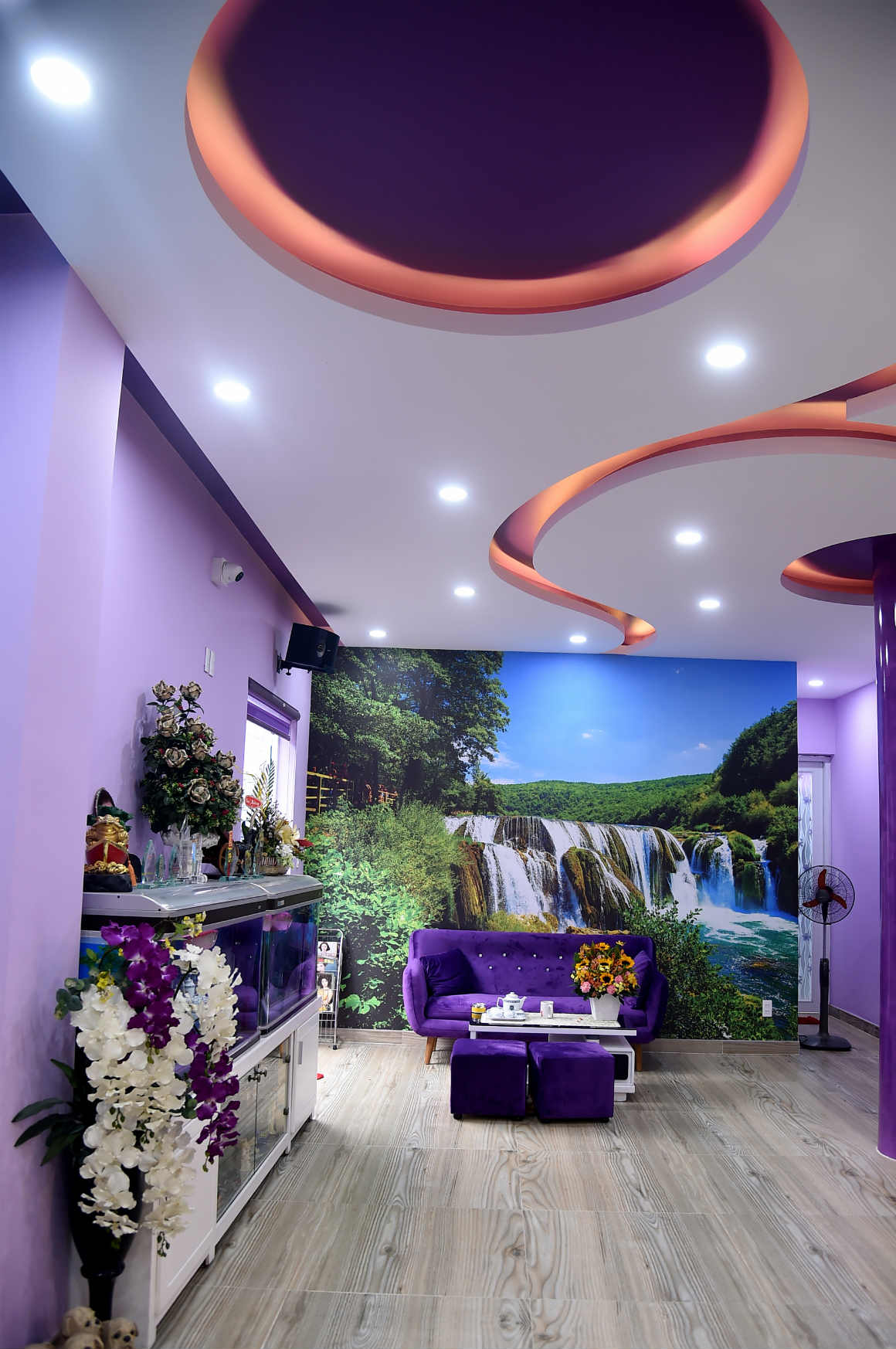 Trước khi bị bắt vì đánh bạc, nghệ sĩ hài Hồng Tơ sở hữu khối tài sản 'khủng' cỡ nào? - 3 Trước khi bị bắt vì đánh bạc, nghệ sĩ hài Hồng Tơ sở hữu khối tài sản 'khủng' cỡ nào? - 3