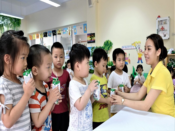 Gói thầu Sữa học đường Hà Nội: Chủ đầu tư được 'lợi kép' - 2 Gói thầu Sữa học đường Hà Nội: Chủ đầu tư được 'lợi kép' - 2