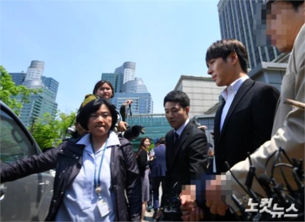 Sau Jung Joon Young, đến lượt thành viên thứ hai trong nhóm chat tình dục Choi Jong Hoon chính thức bị bắt - 2 Sau Jung Joon Young, đến lượt thành viên thứ hai trong nhóm chat tình dục Choi Jong Hoon chính thức bị bắt - 2