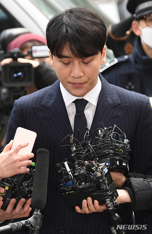 Cảnh sát tuyên bố bổ sung thêm cáo buộc mới chống lại Seungri, lần này là tội gì? - 1 Cảnh sát tuyên bố bổ sung thêm cáo buộc mới chống lại Seungri, lần này là tội gì? - 1