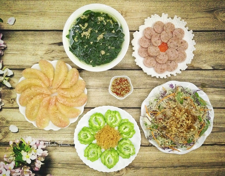 Tròn mắt thán phục vì mâm cơm đẹp mắt của nữ giảng viên, chị em còn bất ngờ hơn nữa khi biết nguồn gốc chiếc mâm - 4 Tròn mắt thán phục vì mâm cơm đẹp mắt của nữ giảng viên, chị em còn bất ngờ hơn nữa khi biết nguồn gốc chiếc mâm - 4