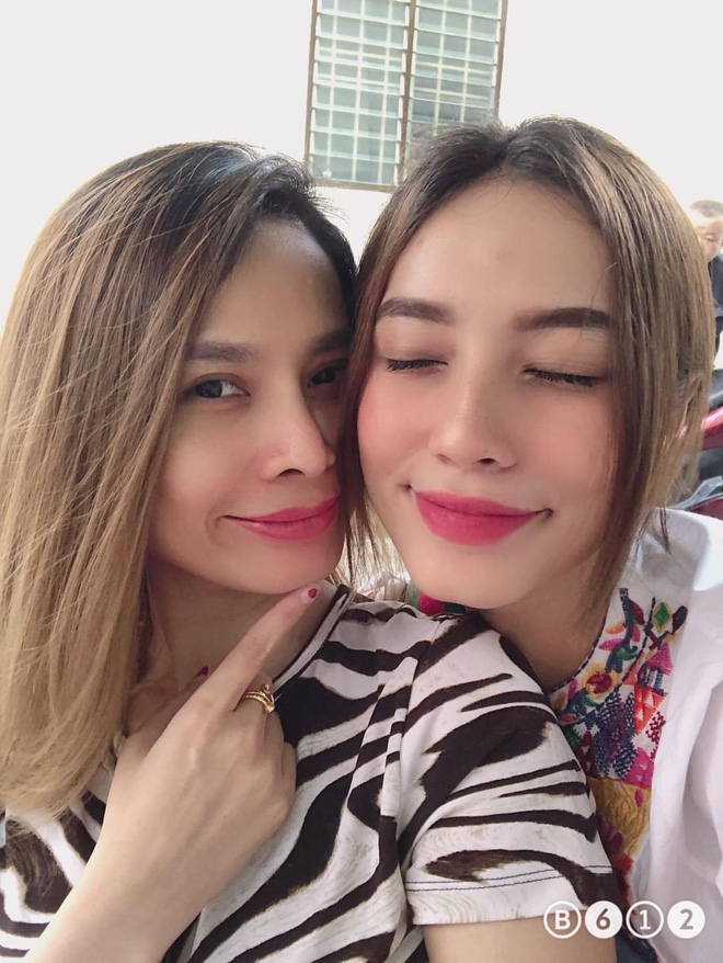 Hưởng trọn gen di truyền đỉnh cao từ mẹ, bảo sao dàn gái xinh này lại sở hữu nhan sắc đình đám đến thế! - 2 Hưởng trọn gen di truyền đỉnh cao từ mẹ, bảo sao dàn gái xinh này lại sở hữu nhan sắc đình đám đến thế! - 2