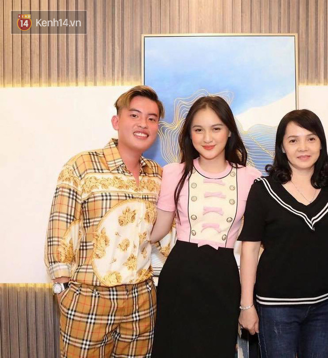 Hưởng trọn gen di truyền đỉnh cao từ mẹ, bảo sao dàn gái xinh này lại sở hữu nhan sắc đình đám đến thế! - 5 Hưởng trọn gen di truyền đỉnh cao từ mẹ, bảo sao dàn gái xinh này lại sở hữu nhan sắc đình đám đến thế! - 5
