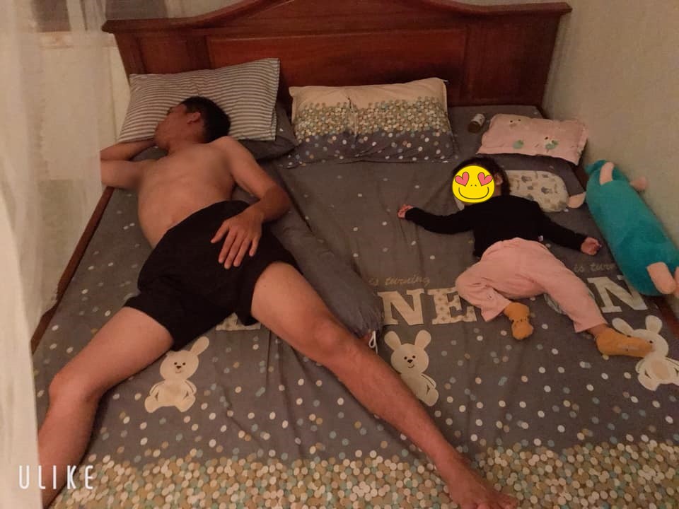 Nhìn dáng ngủ của bố và con gái, dù có bị gọi là 'photocopy' hay 'đẻ thuê' thì mẹ cũng hết đường chối cãi - 7 Nhìn dáng ngủ của bố và con gái, dù có bị gọi là 'photocopy' hay 'đẻ thuê' thì mẹ cũng hết đường chối cãi - 7