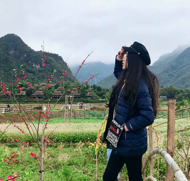 'Công chúa' 14 tuổi nhà Quyền Linh: Cao 1m7, sở hữu vẻ đẹp mong manh và được ví là bản sao của Trương Bá Chi - 7 'Công chúa' 14 tuổi nhà Quyền Linh: Cao 1m7, sở hữu vẻ đẹp mong manh và được ví là bản sao của Trương Bá Chi - 7