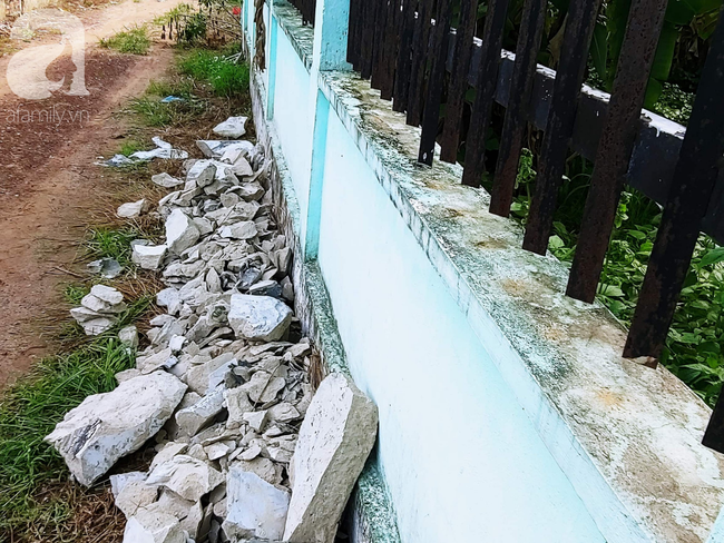 Vụ 2 xác chết đang phân hủy trong bồn nhựa: Một thi thể bị 'ướp trà', quấn kỹ vào bọc nylon trước khi đổ bê tông - 3 Vụ 2 xác chết đang phân hủy trong bồn nhựa: Một thi thể bị 'ướp trà', quấn kỹ vào bọc nylon trước khi đổ bê tông - 3