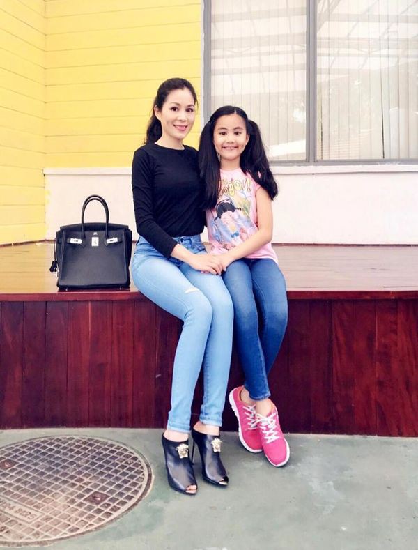 2 cô con gái nhà Quyền Linh: Cô chị được ví như Trương Bá Chi, cô em gây ấn tượng nhờ đặc điểm 'ăn tiền' này - 8 2 cô con gái nhà Quyền Linh: Cô chị được ví như Trương Bá Chi, cô em gây ấn tượng nhờ đặc điểm 'ăn tiền' này - 8