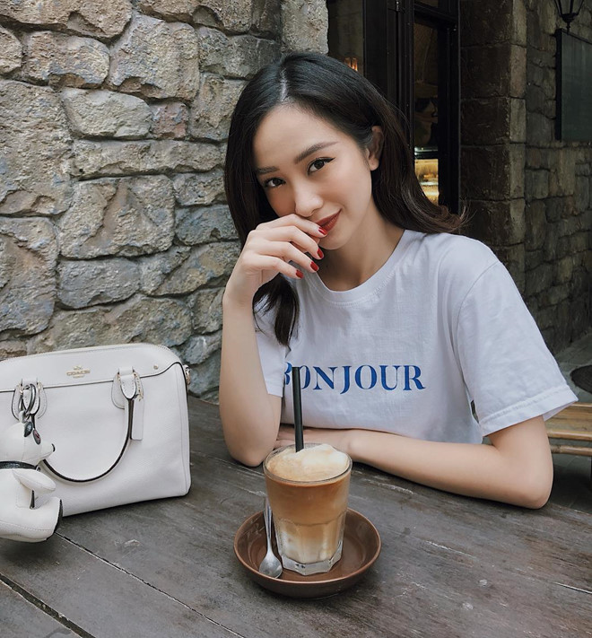 Cuộc sống hiện tại của những 'cô bé trà sữa' đình đám một thời - 9 Cuộc sống hiện tại của những 'cô bé trà sữa' đình đám một thời - 9