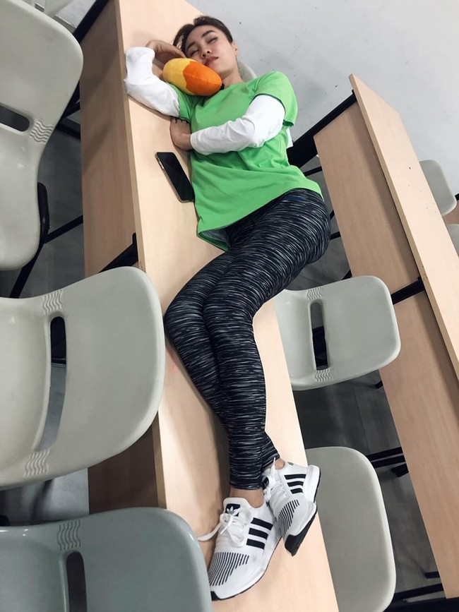 Running Man: Lan Ngọc vắng mặt đột ngột, phải chăng lý do là vì kiệt sức, cấp cứu trong bệnh viện? - 2 Running Man: Lan Ngọc vắng mặt đột ngột, phải chăng lý do là vì kiệt sức, cấp cứu trong bệnh viện? - 2
