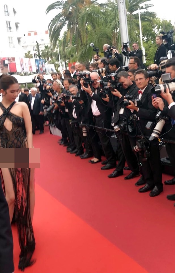 Đăng ảnh chứng minh Ngọc Trinh không bị 'ngó lơ' tại Cannes nhưng Vũ Khắc Tiệp lại bị cư dân mạng 'phũ' thế này - 1 Đăng ảnh chứng minh Ngọc Trinh không bị 'ngó lơ' tại Cannes nhưng Vũ Khắc Tiệp lại bị cư dân mạng 'phũ' thế này - 1