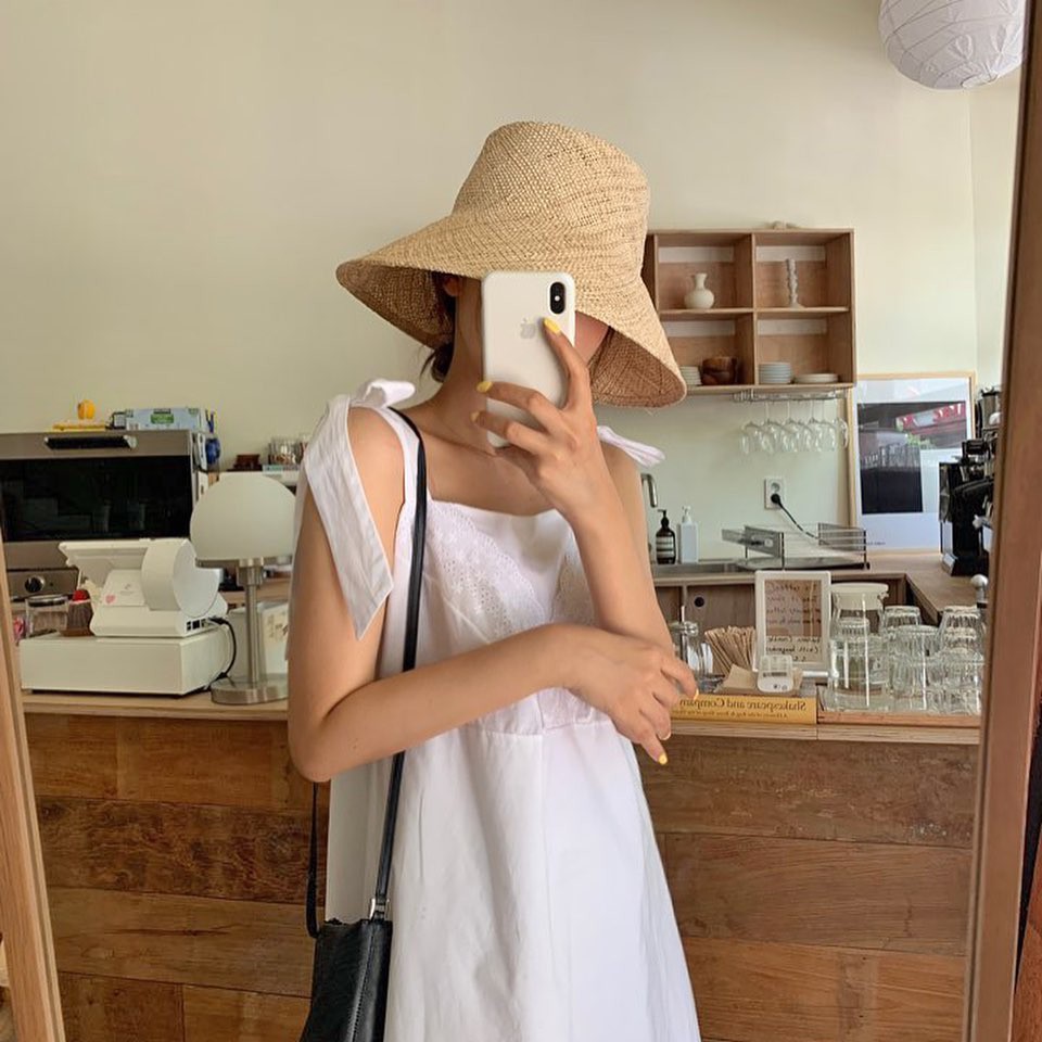 Việc lên đồ ngày nóng chẳng còn là cực hình với 10 gợi ý váy vóc 'max' xinh và mát rười rượi này - 1 Việc lên đồ ngày nóng chẳng còn là cực hình với 10 gợi ý váy vóc 'max' xinh và mát rười rượi này - 1