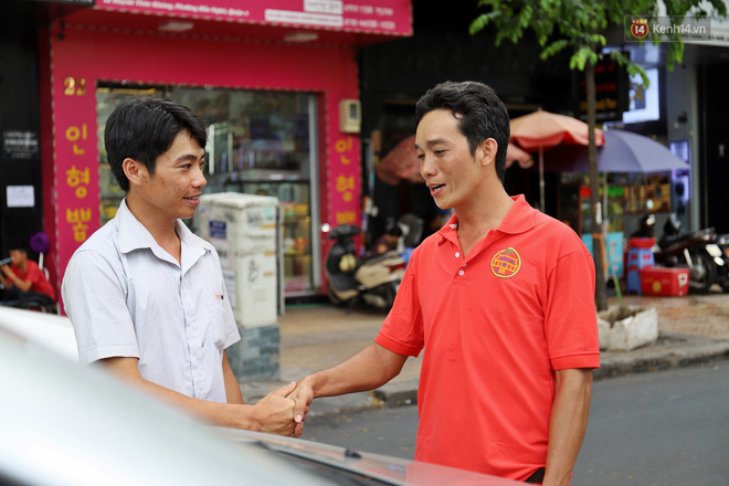 Chuyện người chiến sỹ CSGT được anh em tài xế Sài Gòn gọi bằng cái tên thân mật: 'Anh Đạt kích bình, cứ gọi là có' - 14 Chuyện người chiến sỹ CSGT được anh em tài xế Sài Gòn gọi bằng cái tên thân mật: 'Anh Đạt kích bình, cứ gọi là có' - 14