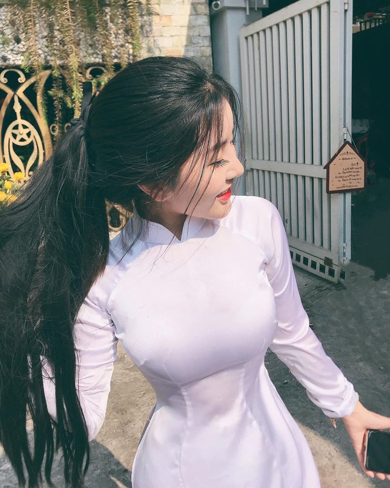 Mặc áo dài vẫn ngút ngàn thần thái, hội gái xinh liên tục khiến dân mạng Việt liêu xiêu, báo Trung thì hết lời ca ngợi - 2 Mặc áo dài vẫn ngút ngàn thần thái, hội gái xinh liên tục khiến dân mạng Việt liêu xiêu, báo Trung thì hết lời ca ngợi - 2