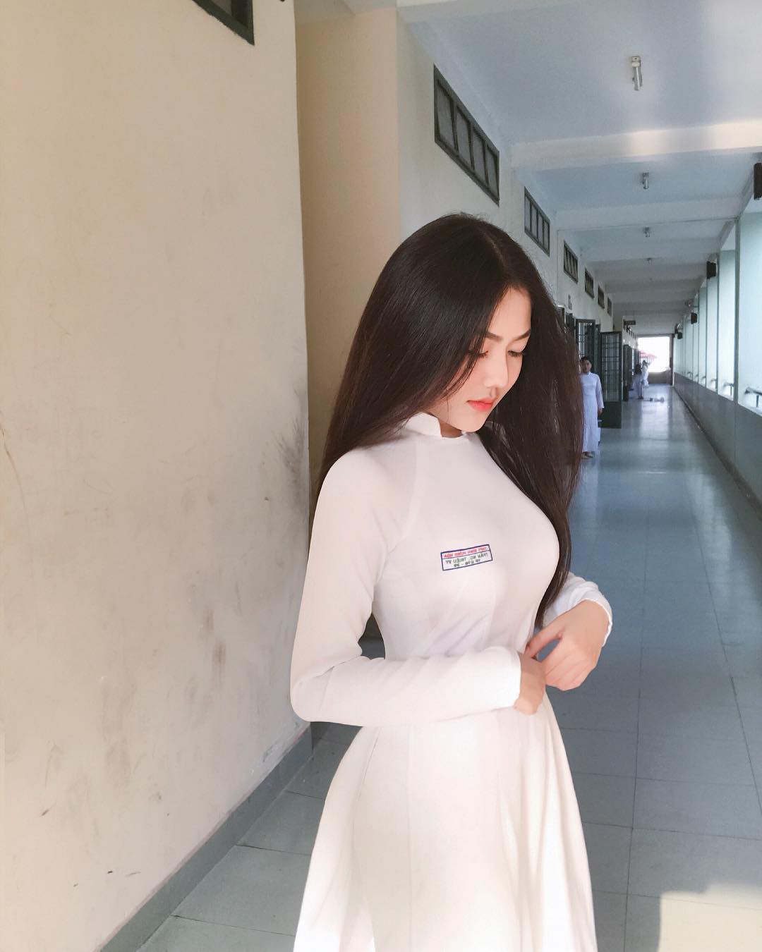 Mặc áo dài vẫn ngút ngàn thần thái, hội gái xinh liên tục khiến dân mạng Việt liêu xiêu, báo Trung thì hết lời ca ngợi - 4 Mặc áo dài vẫn ngút ngàn thần thái, hội gái xinh liên tục khiến dân mạng Việt liêu xiêu, báo Trung thì hết lời ca ngợi - 4