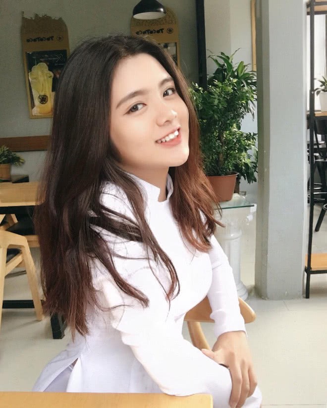Mặc áo dài vẫn ngút ngàn thần thái, hội gái xinh liên tục khiến dân mạng Việt liêu xiêu, báo Trung thì hết lời ca ngợi - 7 Mặc áo dài vẫn ngút ngàn thần thái, hội gái xinh liên tục khiến dân mạng Việt liêu xiêu, báo Trung thì hết lời ca ngợi - 7