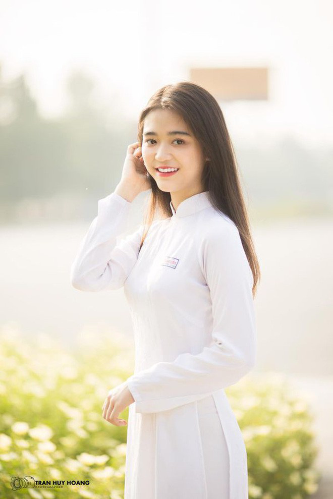 Mặc áo dài vẫn ngút ngàn thần thái, hội gái xinh liên tục khiến dân mạng Việt liêu xiêu, báo Trung thì hết lời ca ngợi - 8 Mặc áo dài vẫn ngút ngàn thần thái, hội gái xinh liên tục khiến dân mạng Việt liêu xiêu, báo Trung thì hết lời ca ngợi - 8