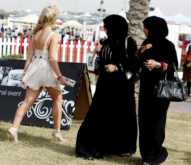 Những sự thật nghiệt ngã ít người biết về Dubai - 'thành phố dát vàng' giàu sang bậc nhất thế giới - 9 Những sự thật nghiệt ngã ít người biết về Dubai - 'thành phố dát vàng' giàu sang bậc nhất thế giới - 9