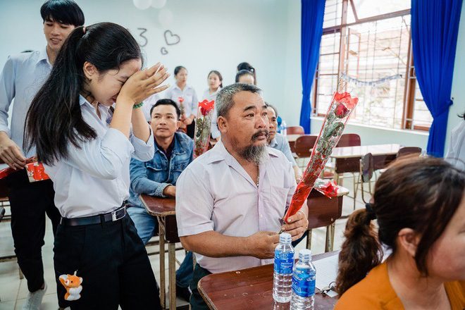 Ảnh kỷ yếu rơi nước mắt của học sinh Vũng Tàu - 5 Ảnh kỷ yếu rơi nước mắt của học sinh Vũng Tàu - 5