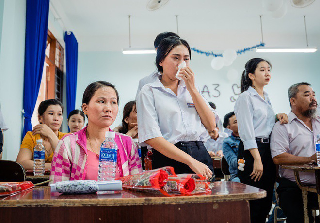 Ảnh kỷ yếu rơi nước mắt của học sinh Vũng Tàu - 7 Ảnh kỷ yếu rơi nước mắt của học sinh Vũng Tàu - 7