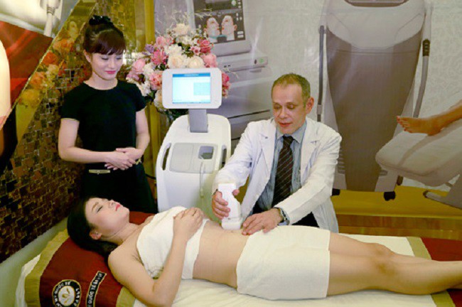 Tội phạm ấu dâm nguy hiểm nhất nước Úc từng xuất hiện ở Việt Nam dưới danh nghĩa chuyên gia thẩm mỹ hợp tác với hàng loạt trung tâm làm đẹp - 1 Tội phạm ấu dâm nguy hiểm nhất nước Úc từng xuất hiện ở Việt Nam dưới danh nghĩa chuyên gia thẩm mỹ hợp tác với hàng loạt trung tâm làm đẹp - 1