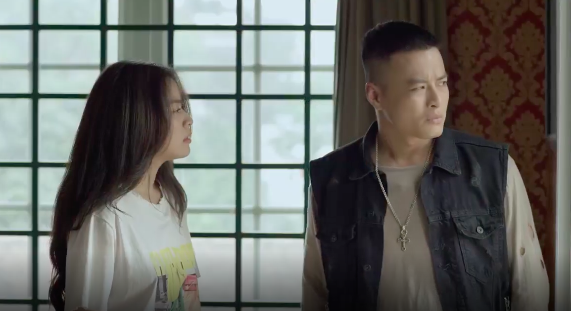 'Sạn khó nuốt' phim Mê Cung: Khánh 'tẩy trắng' lý lịch, đang từ cảnh sát trở thành tên trùm két tiếng Tây Bắc?! 'Sạn khó nuốt' phim Mê Cung: Khánh 'tẩy trắng' lý lịch, đang từ cảnh sát trở thành tên trùm két tiếng Tây Bắc?!