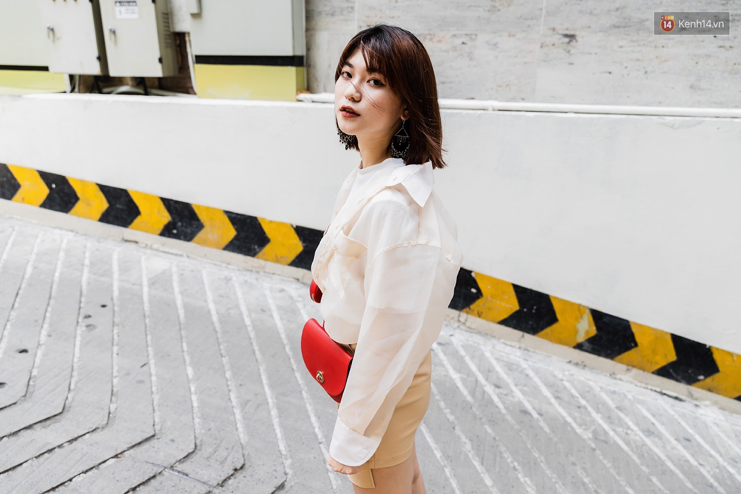 Street style 2 miền: miền Nam lên đồ 'xịn sò' như idol Hàn, miền Bắc không thiếu những ca độc lạ - 11 Street style 2 miền: miền Nam lên đồ 'xịn sò' như idol Hàn, miền Bắc không thiếu những ca độc lạ - 11
