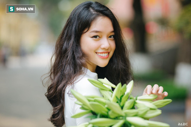 Nữ sinh 2001 gây bão sau khoảnh khắc rơi nước mắt: 'Em xấu hổ, không dám xem lại bức hình' - 1 Nữ sinh 2001 gây bão sau khoảnh khắc rơi nước mắt: 'Em xấu hổ, không dám xem lại bức hình' - 1
