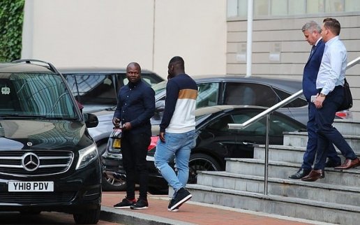 Bissaka kiểm tra y tế để chính thức gia nhập MU - 1 Bissaka kiểm tra y tế để chính thức gia nhập MU - 1