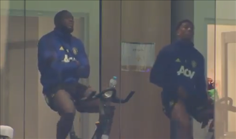 Lukaku vắng mặt trong buổi tập đầu tiên của MU giữa tin đồn chuyển sang Inter Lukaku vắng mặt trong buổi tập đầu tiên của MU giữa tin đồn chuyển sang Inter
