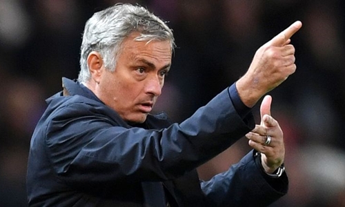 Mourinho chính thức lên tiếng về tin đồn dẫn dắt Newcastle Mourinho chính thức lên tiếng về tin đồn dẫn dắt Newcastle
