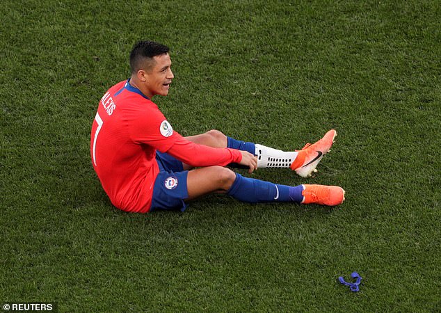 Vận đen lại đeo bám Alexis Sanchez Vận đen lại đeo bám Alexis Sanchez