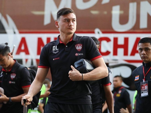 Đặng Văn Lâm được Muangthong United tri ân đầy sướt mướt Đặng Văn Lâm được Muangthong United tri ân đầy sướt mướt