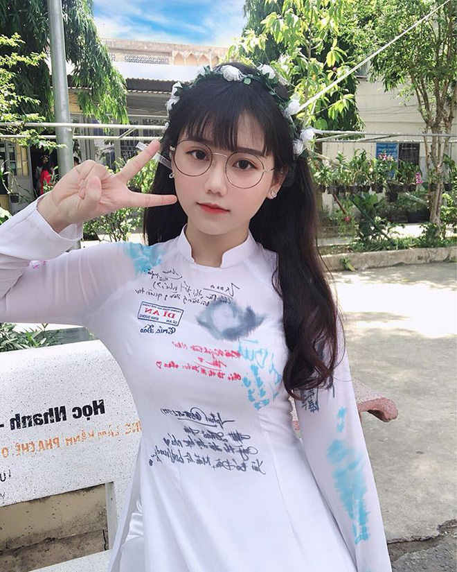 Girl xinh Bình Dương sinh năm 2001 được mệnh danh là 'cực phẩm áo dài': Áo trắng có làm anh say nắng? - 1 Girl xinh Bình Dương sinh năm 2001 được mệnh danh là 'cực phẩm áo dài': Áo trắng có làm anh say nắng? - 1