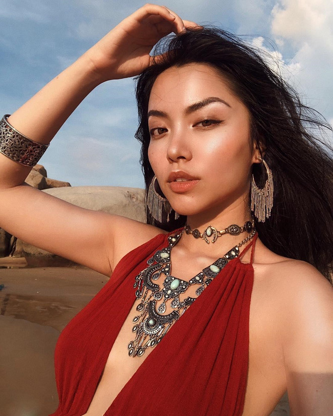 Dàn hot girl mặt chữ điền: Nữ tính, sexy đều đủ cả - 5 Dàn hot girl mặt chữ điền: Nữ tính, sexy đều đủ cả - 5