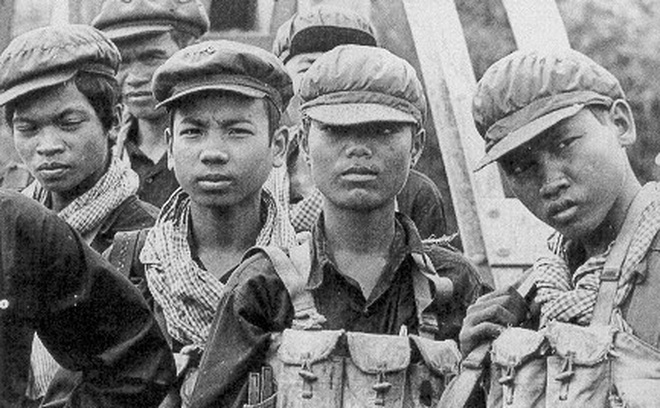 Khmer Đỏ cưỡng ép sinh sản nhằm tạo ra 'siêu chiến binh': Tội ác cực kỳ man rợ Khmer Đỏ cưỡng ép sinh sản nhằm tạo ra 'siêu chiến binh': Tội ác cực kỳ man rợ