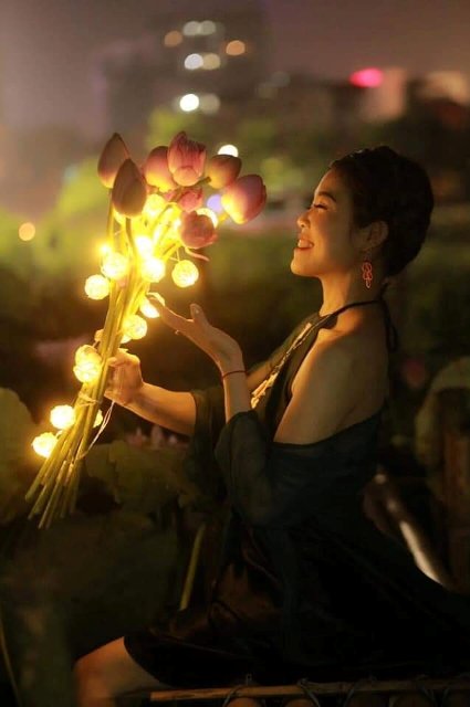 Quên chuyện hở bạo câu like đi, bộ ảnh 'Sen đêm' đang lay động nhiều người vì lý do đặc biệt này - 8 Quên chuyện hở bạo câu like đi, bộ ảnh 'Sen đêm' đang lay động nhiều người vì lý do đặc biệt này - 8