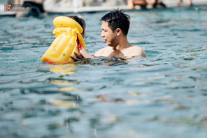 Người dân Hà Nội thích thú trải nghiệm công viên nước hiện đại nhất Thủ đô trong ngày đầu mở cửa - 26 Người dân Hà Nội thích thú trải nghiệm công viên nước hiện đại nhất Thủ đô trong ngày đầu mở cửa - 26