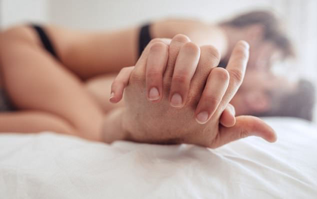 7 câu nói gạ gẫm kinh điển của chị em khi muốn 'yêu' chồng đêm nay 7 câu nói gạ gẫm kinh điển của chị em khi muốn 'yêu' chồng đêm nay
