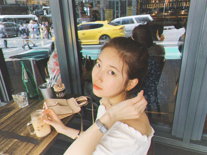 Cứ ngắm ảnh du lịch của Suzy, bạn sẽ có cả tá gợi ý kiểu tóc thật xinh cho ngày hè - 9 Cứ ngắm ảnh du lịch của Suzy, bạn sẽ có cả tá gợi ý kiểu tóc thật xinh cho ngày hè - 9