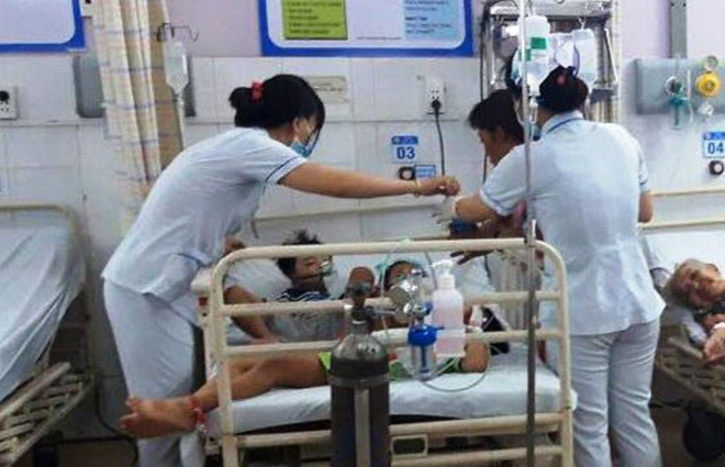 7 bà cháu hôn mê trong căn nhà ở Sài Gòn nghi do ngạt thở, 1 bé đã tử vong - 2 7 bà cháu hôn mê trong căn nhà ở Sài Gòn nghi do ngạt thở, 1 bé đã tử vong - 2
