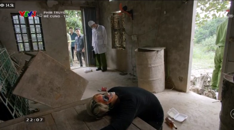 Mê Cung: Trúng kế ông trùm, cảnh sát Khánh thẳng tay bắn đồng nghiệp nữ để giữ kín thân phận - 4 Mê Cung: Trúng kế ông trùm, cảnh sát Khánh thẳng tay bắn đồng nghiệp nữ để giữ kín thân phận - 4