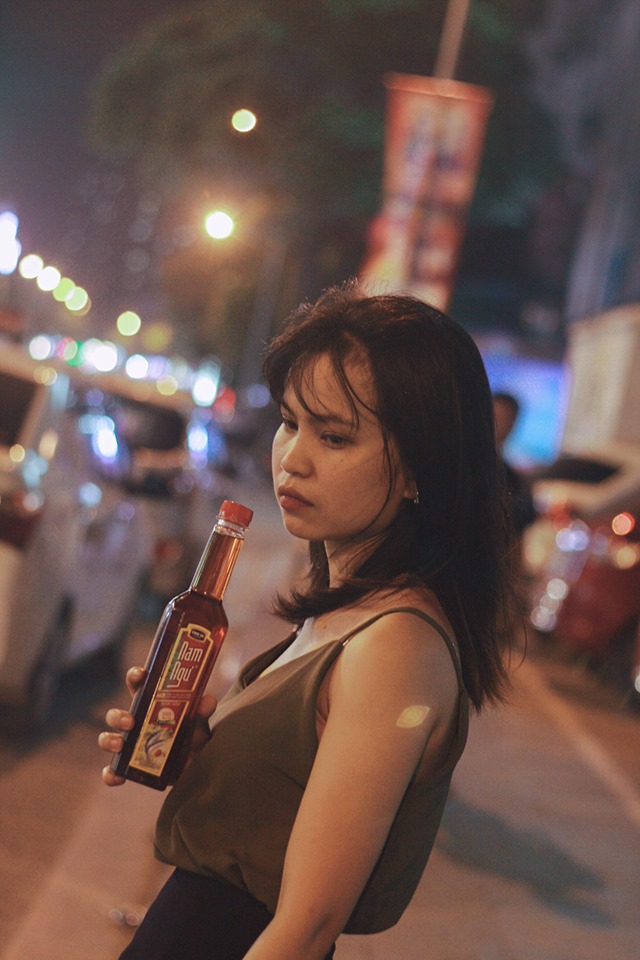 Chán chụp ảnh 'bánh bèo', cô gái nhờ bạn chụp cho bộ ảnh 'bớt nhạt' và cái kết không thể 'mặn hơn'! - 2 Chán chụp ảnh 'bánh bèo', cô gái nhờ bạn chụp cho bộ ảnh 'bớt nhạt' và cái kết không thể 'mặn hơn'! - 2