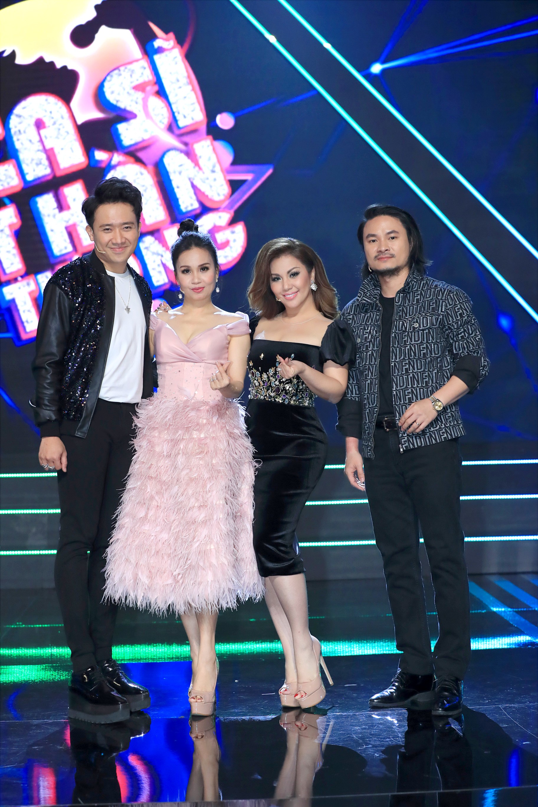 Trấn Thành hát live cực hay nhưng khán giả chỉ chú ý tới... chiếc quần - 2 Trấn Thành hát live cực hay nhưng khán giả chỉ chú ý tới... chiếc quần - 2