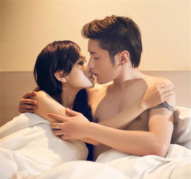 Tuyệt chiêu giúp nàng khai thông điểm G của chàng trên giường - 1 Tuyệt chiêu giúp nàng khai thông điểm G của chàng trên giường - 1