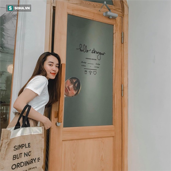 Tự chế mặt nạ hình khuôn mặt bạn thân check-in khắp Hà Nội, cô nàng bỗng 'nổi như cồn' khiến ai cũng muốn xin 'Info' - 7 Tự chế mặt nạ hình khuôn mặt bạn thân check-in khắp Hà Nội, cô nàng bỗng 'nổi như cồn' khiến ai cũng muốn xin 'Info' - 7