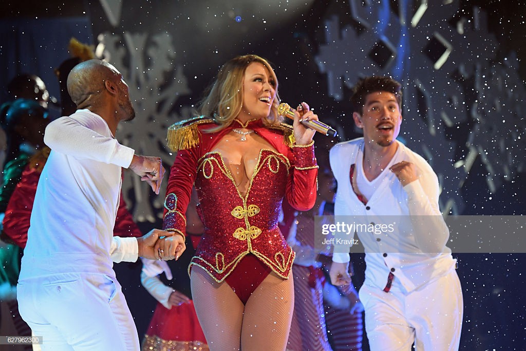 Scandal ngoại tình hot nhất thế giới thời điểm này: So sánh một Mariah Carey 'quằn quại' bên vũ công trẻ và một người vợ tương lai lạnh lùng bên vị hôn phu tỷ phú - 10 Scandal ngoại tình hot nhất thế giới thời điểm này: So sánh một Mariah Carey 'quằn quại' bên vũ công trẻ và một người vợ tương lai lạnh lùng bên vị hôn phu tỷ phú - 10