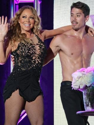 Scandal ngoại tình hot nhất thế giới thời điểm này: So sánh một Mariah Carey 'quằn quại' bên vũ công trẻ và một người vợ tương lai lạnh lùng bên vị hôn phu tỷ phú - 2 Scandal ngoại tình hot nhất thế giới thời điểm này: So sánh một Mariah Carey 'quằn quại' bên vũ công trẻ và một người vợ tương lai lạnh lùng bên vị hôn phu tỷ phú - 2