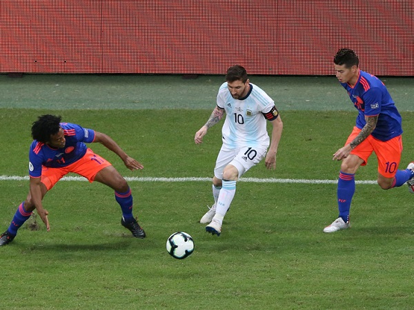 Messi vô duyên, Argentina thua thảm trong ngày ra quân tại Copa America Messi vô duyên, Argentina thua thảm trong ngày ra quân tại Copa America