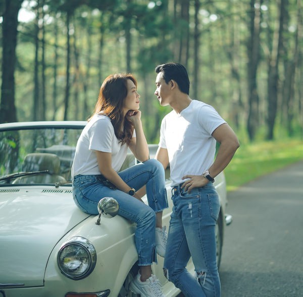 Rộ tin đồn Hương Tràm sang Mỹ là để trốn chạy tình yêu với Mai Tài Phến - 2 Rộ tin đồn Hương Tràm sang Mỹ là để trốn chạy tình yêu với Mai Tài Phến - 2